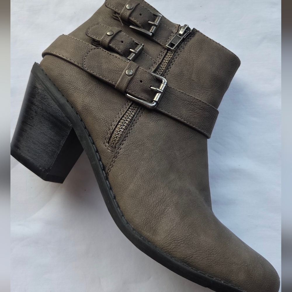 Ruff Hewn Women's Double Buckle Ankle Boots - Brown